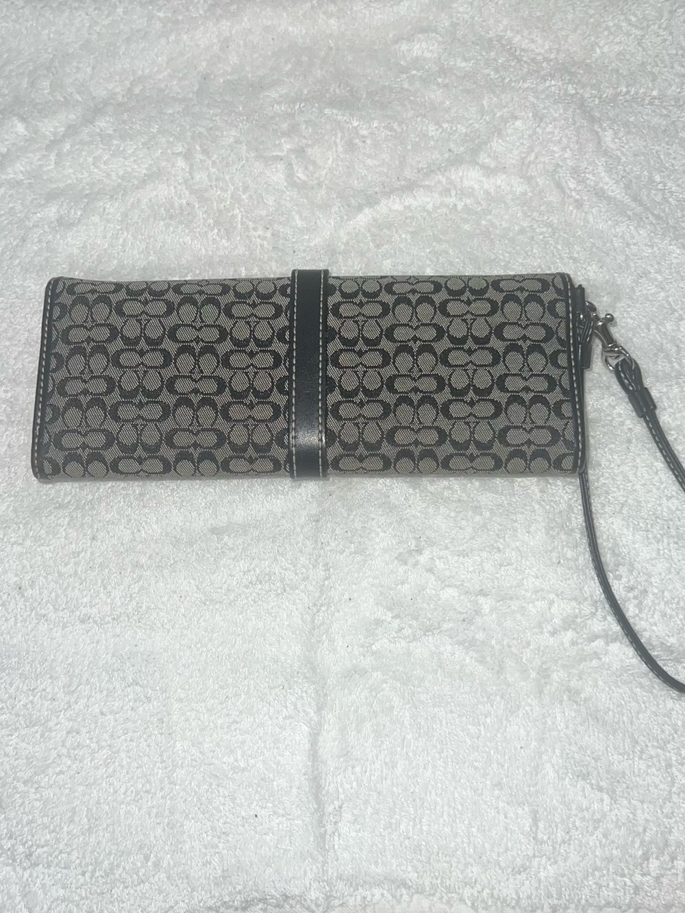 Coach Black/Tan Signature Canvas Wristlet Clutch. - Picture 2 of 12